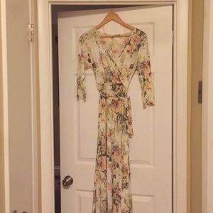 Maternity pink blush dress size medium.